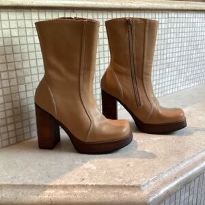 🌟NEW VINTAGE🌟 STEVE MADDEN WOMENS CAMEL COLOR LEATHER BOOTS SIZE 5 1/2